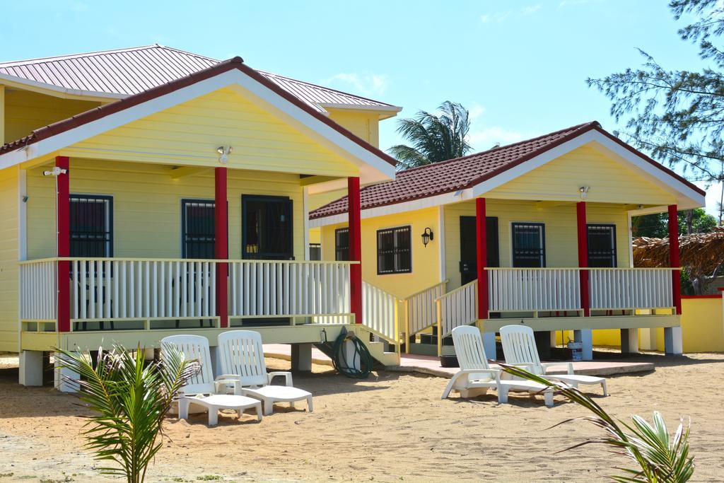 The White Horse Inn - Hopkins Village Beach Belize Exterior foto