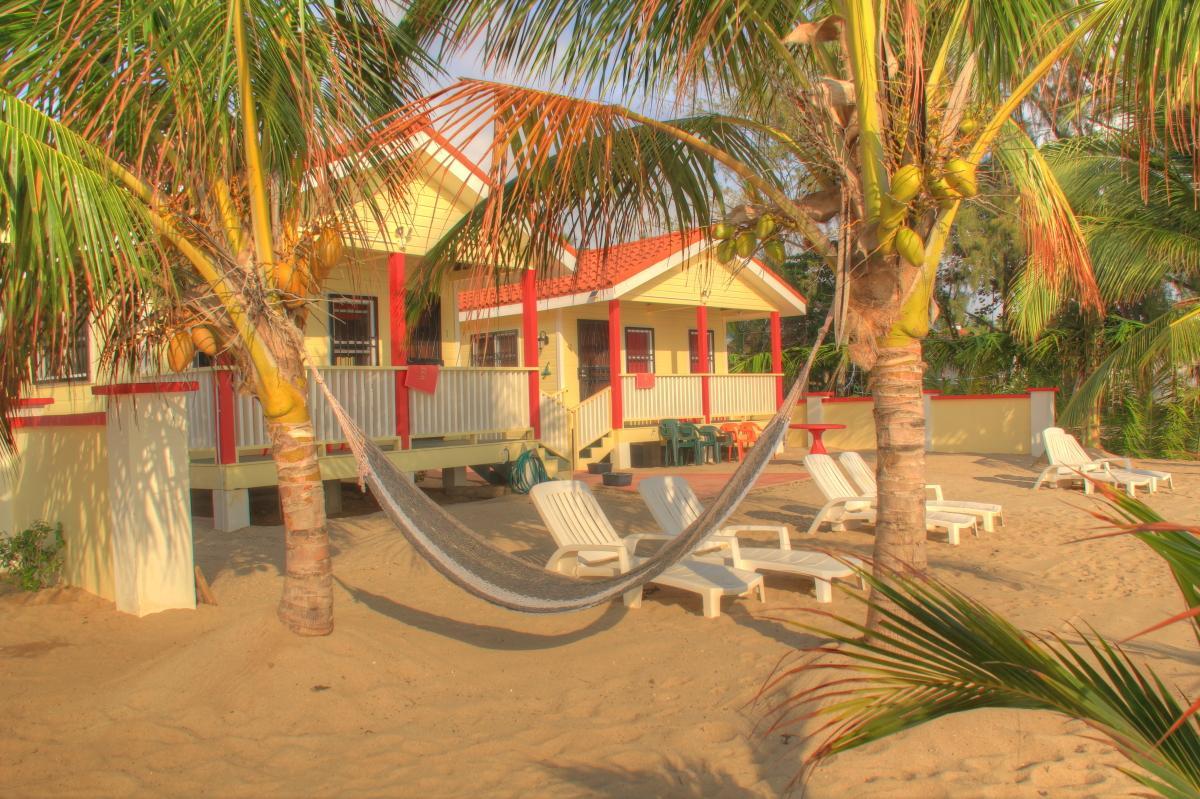 The White Horse Inn - Hopkins Village Beach Belize Exterior foto