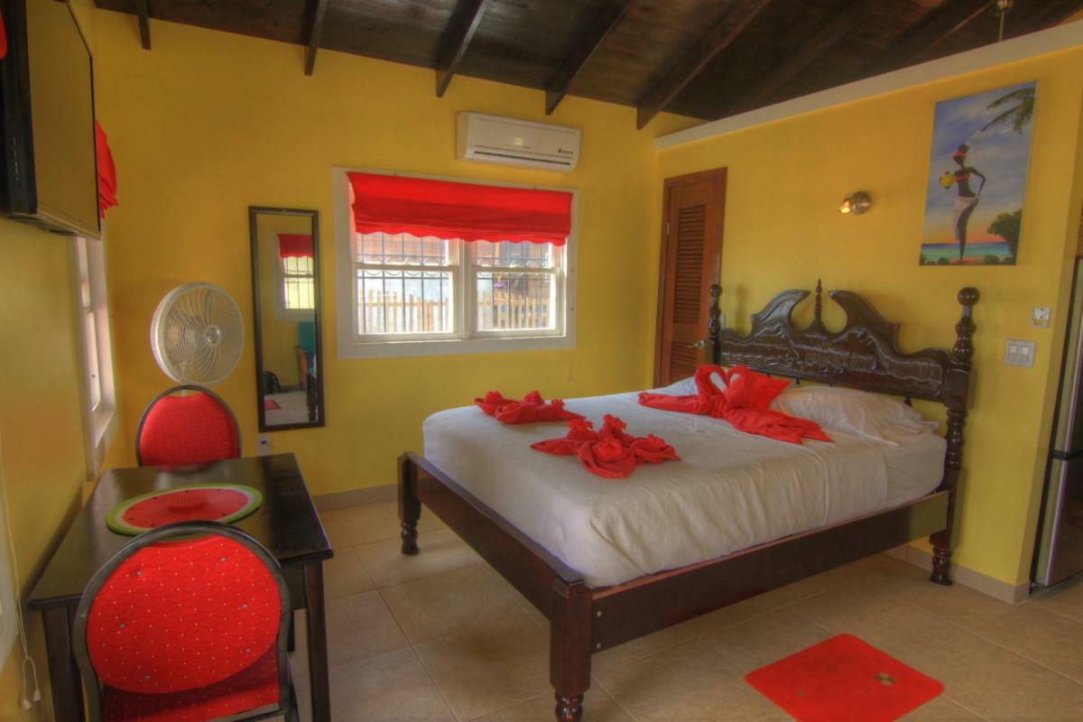The White Horse Inn - Hopkins Village Beach Belize Exterior foto