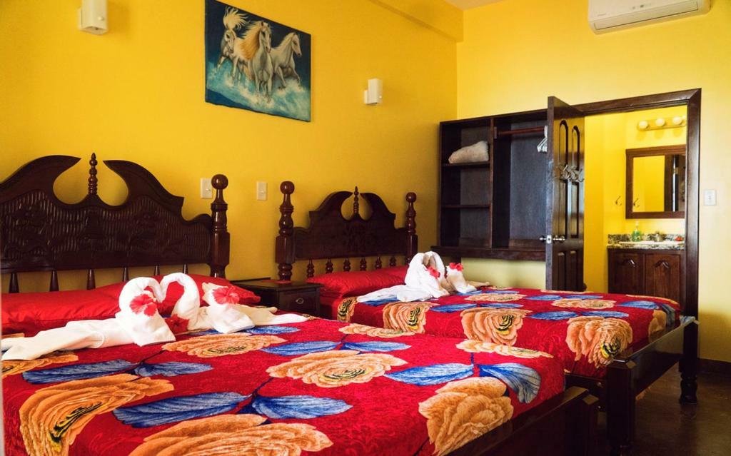 The White Horse Inn - Hopkins Village Beach Belize Exterior foto