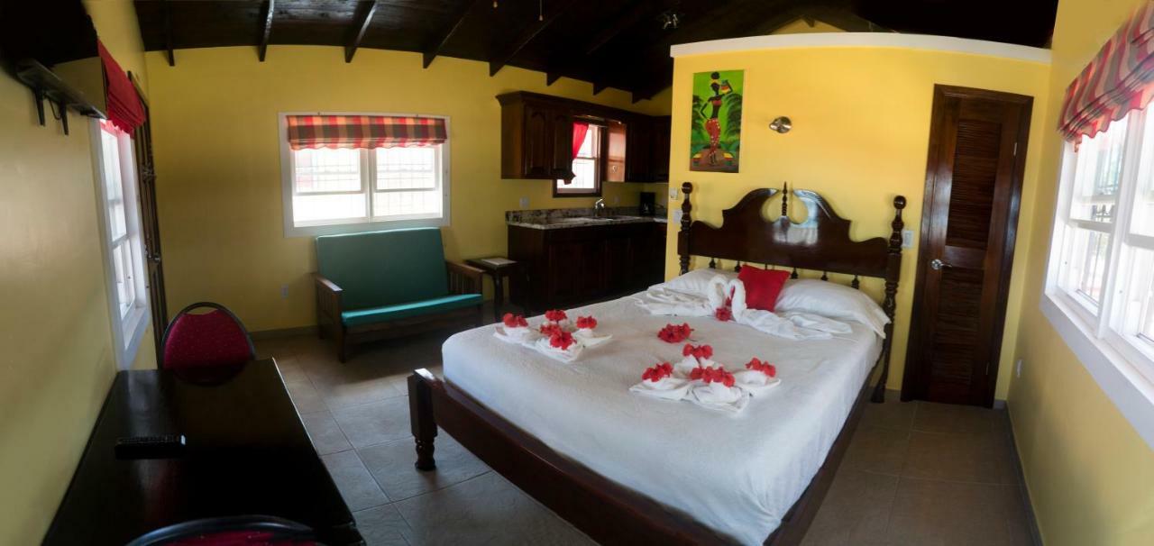 The White Horse Inn - Hopkins Village Beach Belize Exterior foto